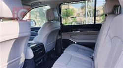 Jeep Grand Wagoneer